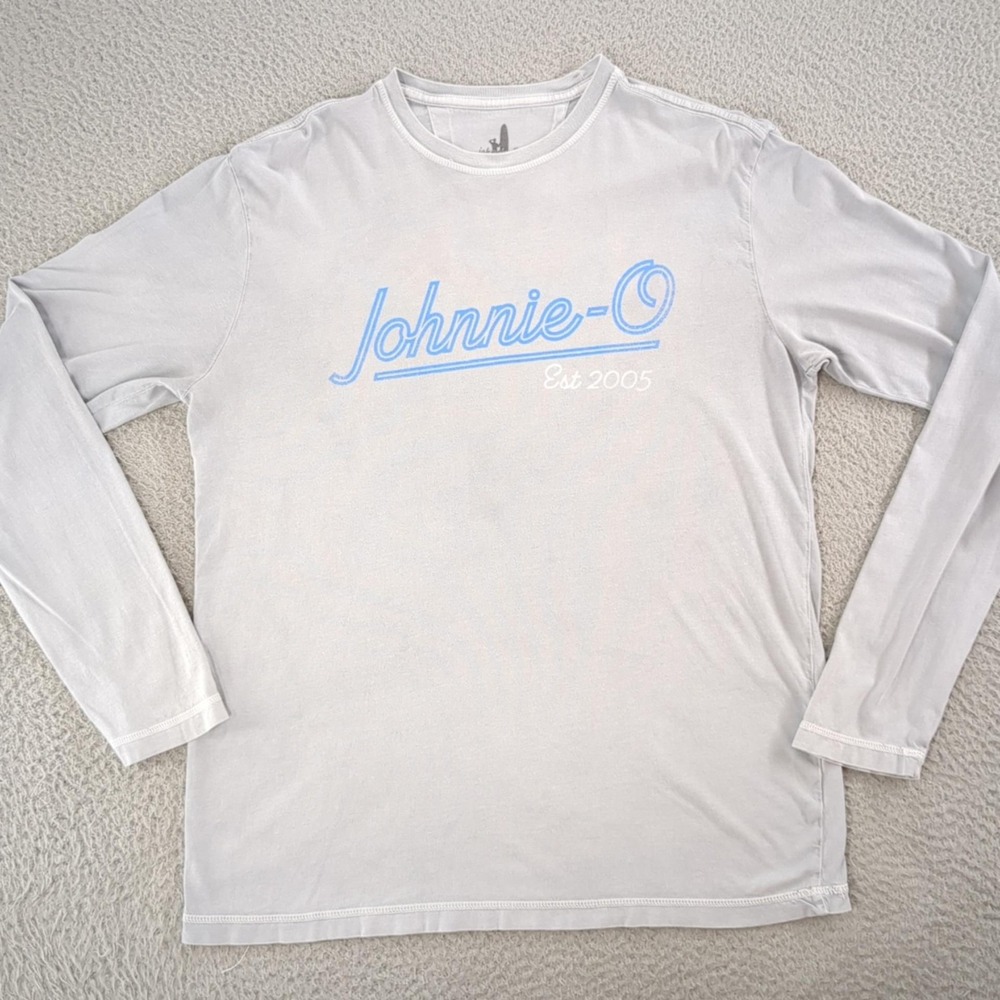 Johnnie-O Shirt Mens Medium Gray Crewneck Long Sleeve Est 2005 Logo Graphic Tee
